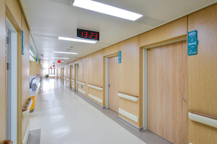 �t(y��)���T